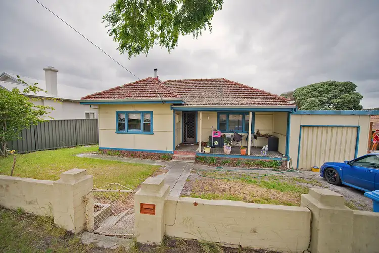 4 Camfield Street, Mount Melville WA 6330