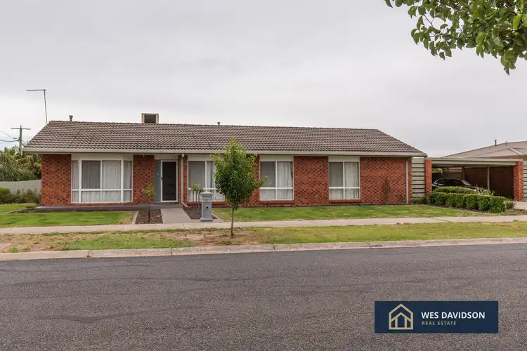 13 De Castella Drive, Horsham VIC 3400