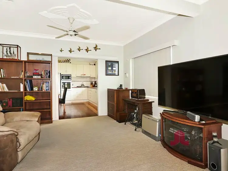 Fifth view of Homely house listing, 10 West Road, South Bunbury WA 6230