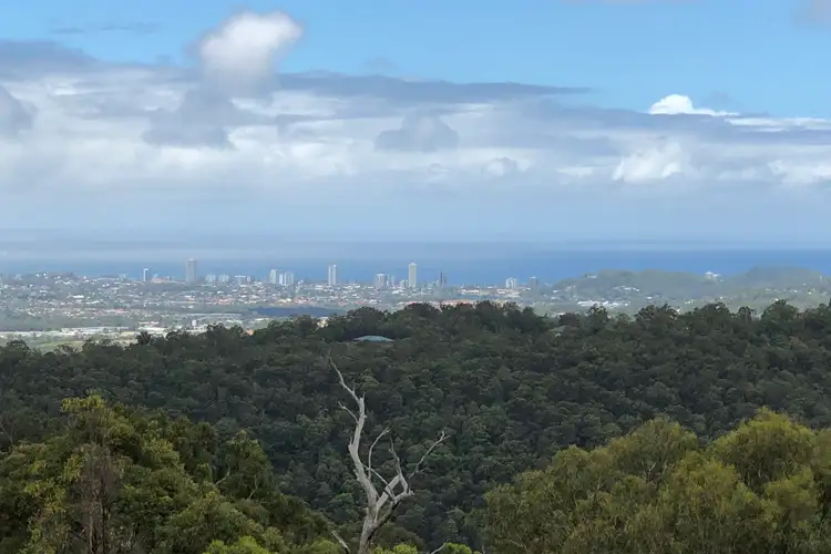 77 Chesterfield Drive, Bonogin QLD 4213