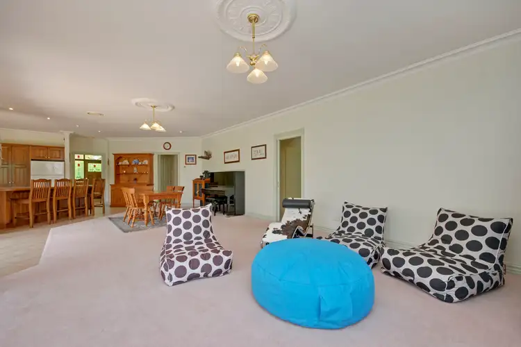 Fifth view of Homely house listing, 2 Hammond Court, Traralgon VIC 3844
