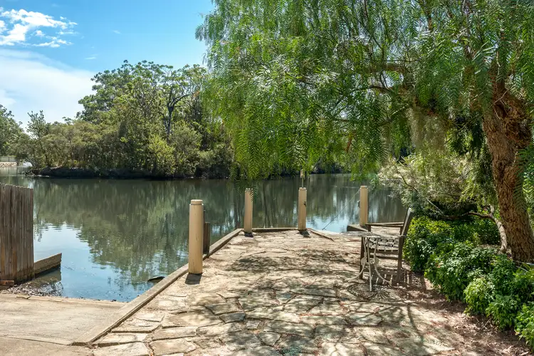 4 McKellar Boulevard, Blue Haven NSW 2262