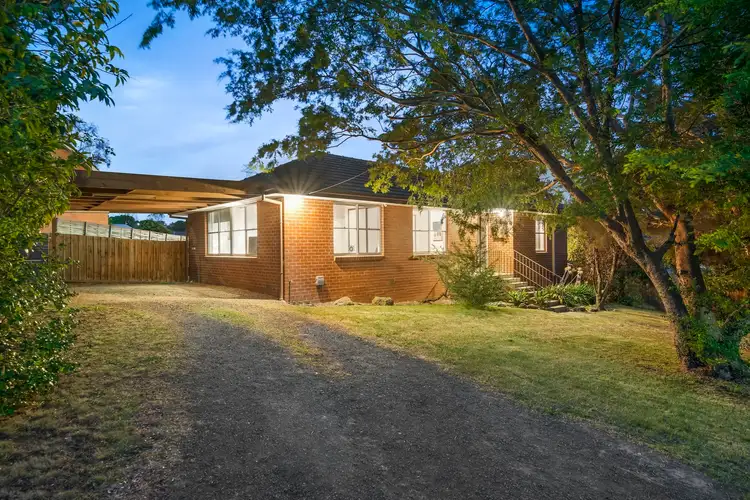 6 Shannon Crescent, Watsonia VIC 3087