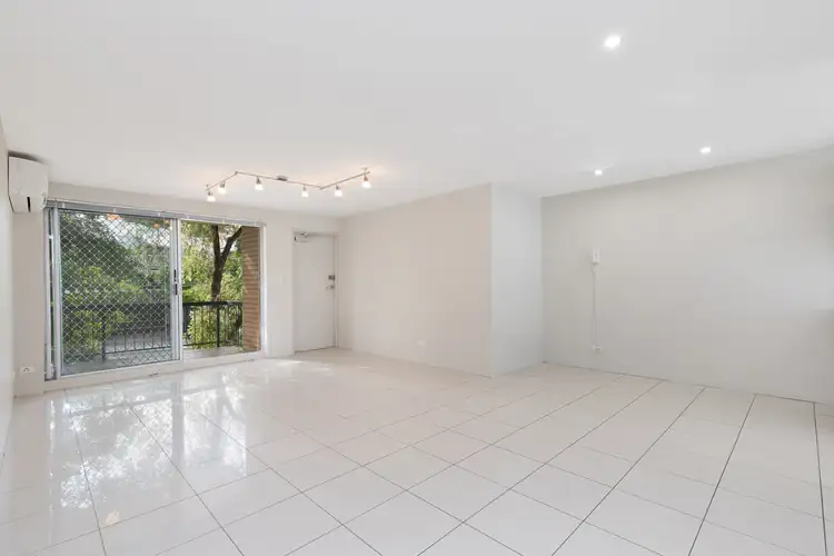 Main view of Homely unit listing, 3/160 Central Avenue, Indooroopilly QLD 4068