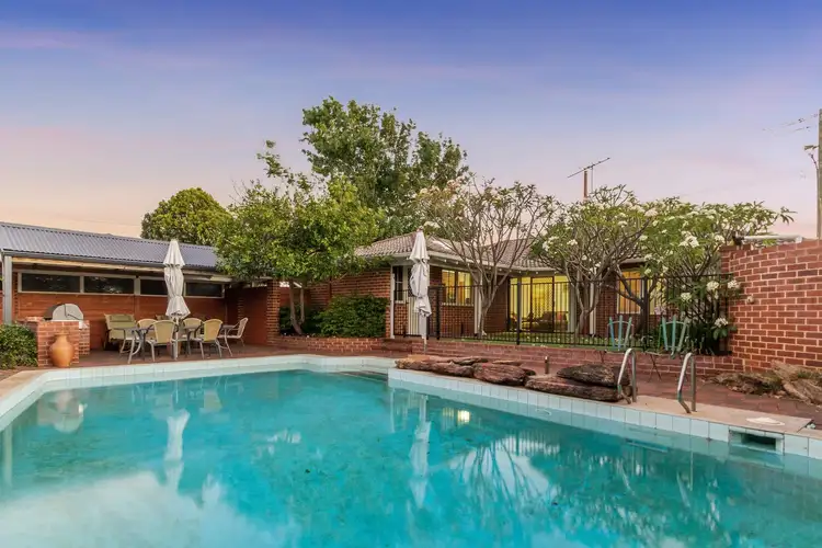 1 Dodonaea Court, Duncraig WA 6023