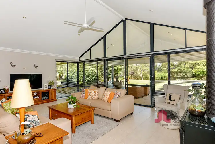 Fifth view of Homely house listing, 2 Tributary Place, Leschenault WA 6233