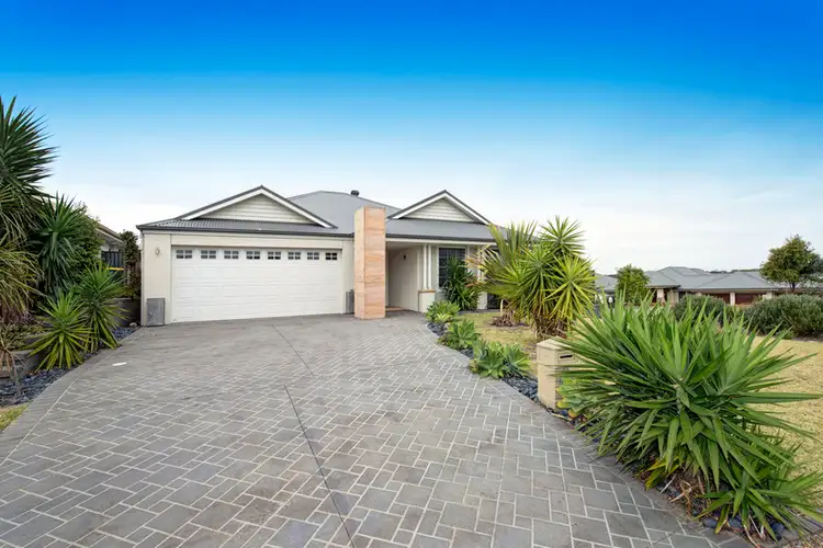 24 Paperbark Court, Fern Bay NSW 2295