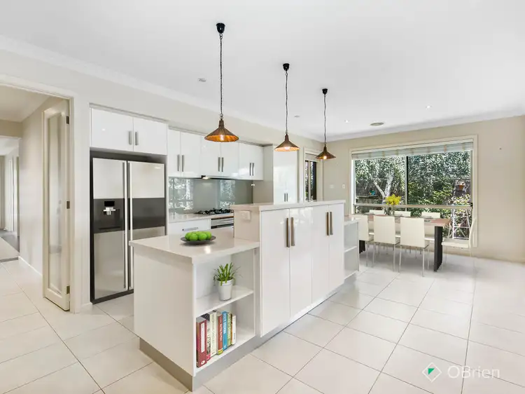 Second view of Homely house listing, 5 Aquamarine Crescent, Skye VIC 3977
