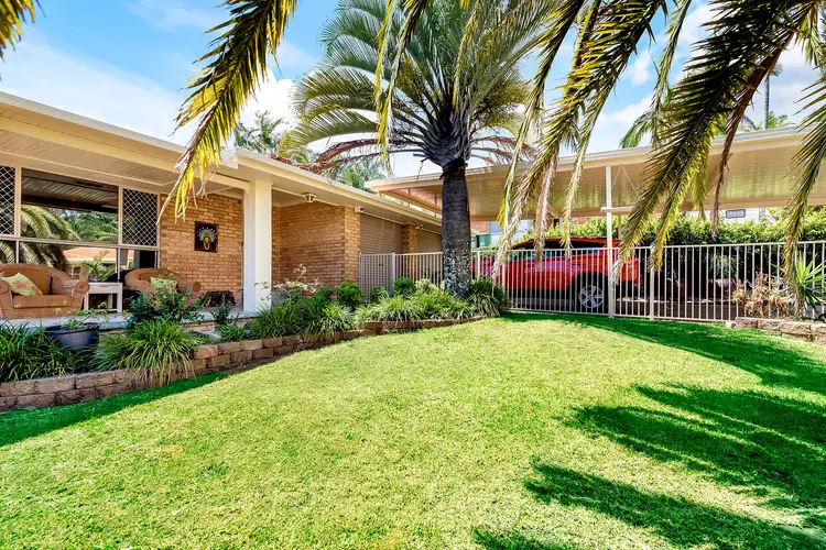 6 Robinson Place, Currumbin Waters QLD 4223