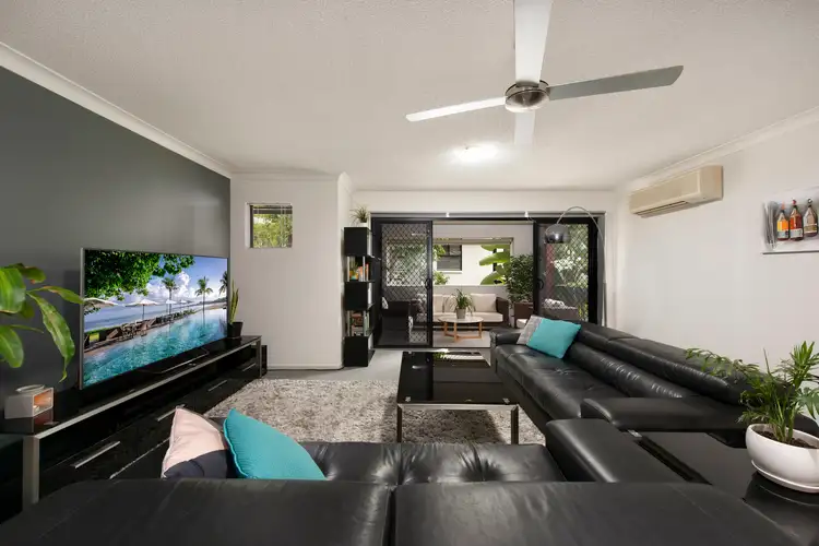 2/15 Kitchener Street, Coorparoo QLD 4151