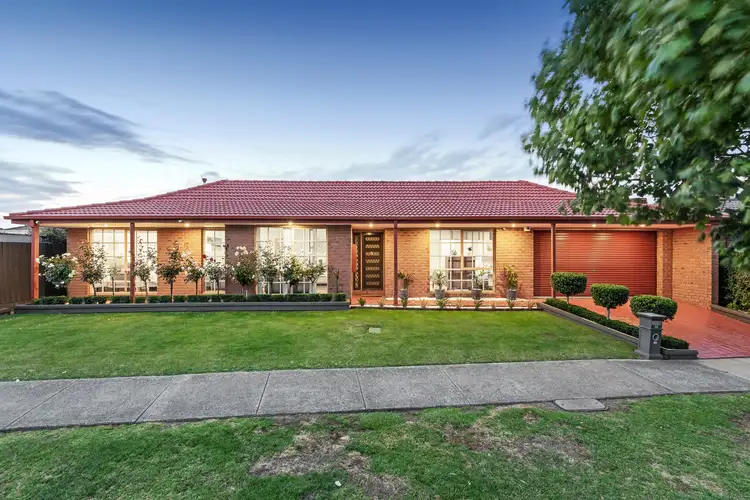 32 Newlyn Drive, Craigieburn VIC 3064