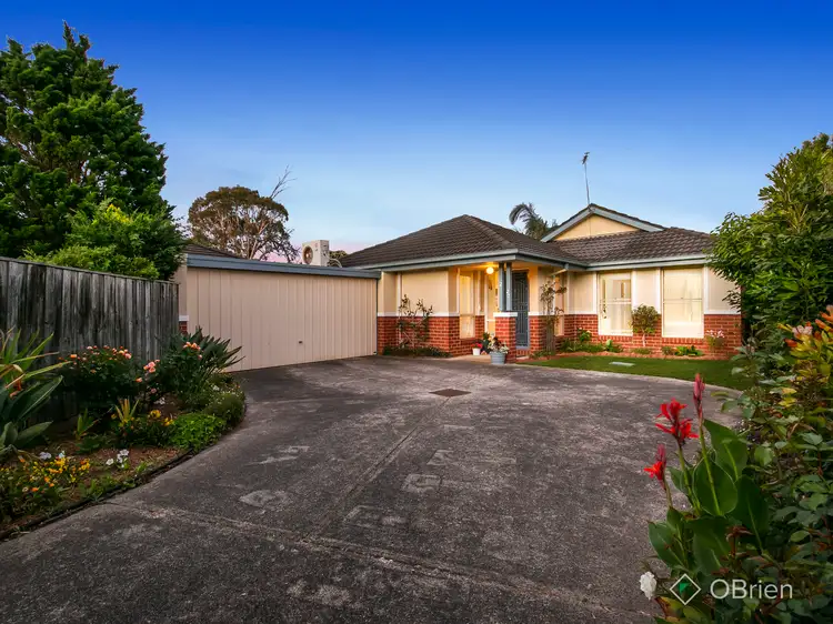 Main view of Homely unit listing, 2/27 Munro Avenue, Edithvale VIC 3196