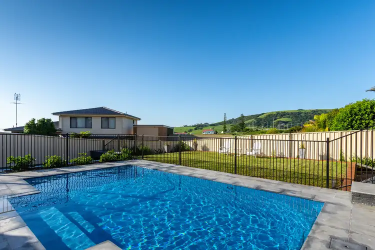 Main view of Homely house listing, 8 South Kiama Drive, Kiama Heights NSW 2533