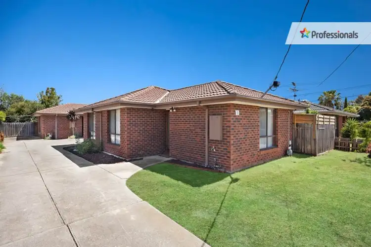 1/2 Corella Place, Werribee VIC 3030