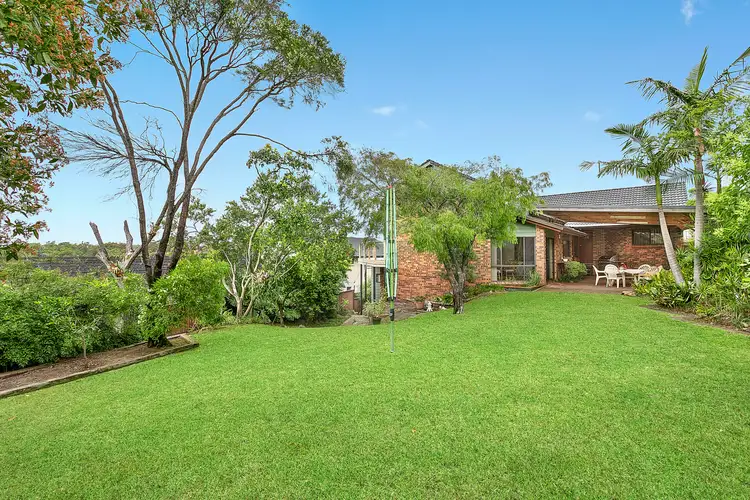 4 Bradley Place, Illawong NSW 2234