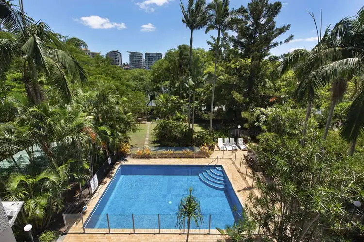 2A/172 Oxlade Drive, New Farm QLD 4005