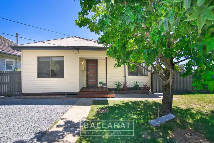 39 White Avenue, Wendouree VIC 3355