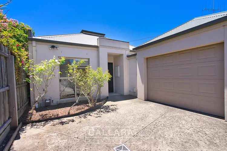 Main view of Homely unit listing, 2/18 Kent Street, Ballarat Central VIC 3350