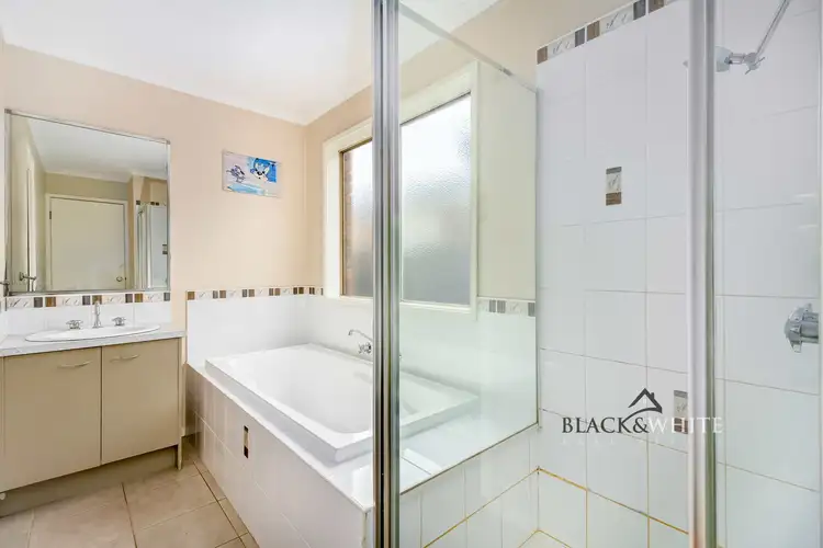 Fifth view of Homely house listing, 7 Peppermint Crescent, Manor Lakes VIC 3024