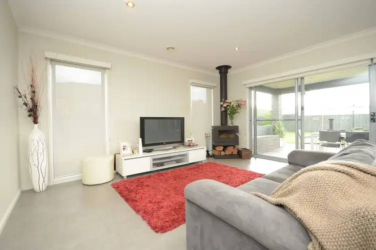 Fifth view of Homely house listing, 15 Phoebes Way, Eastwood VIC 3875