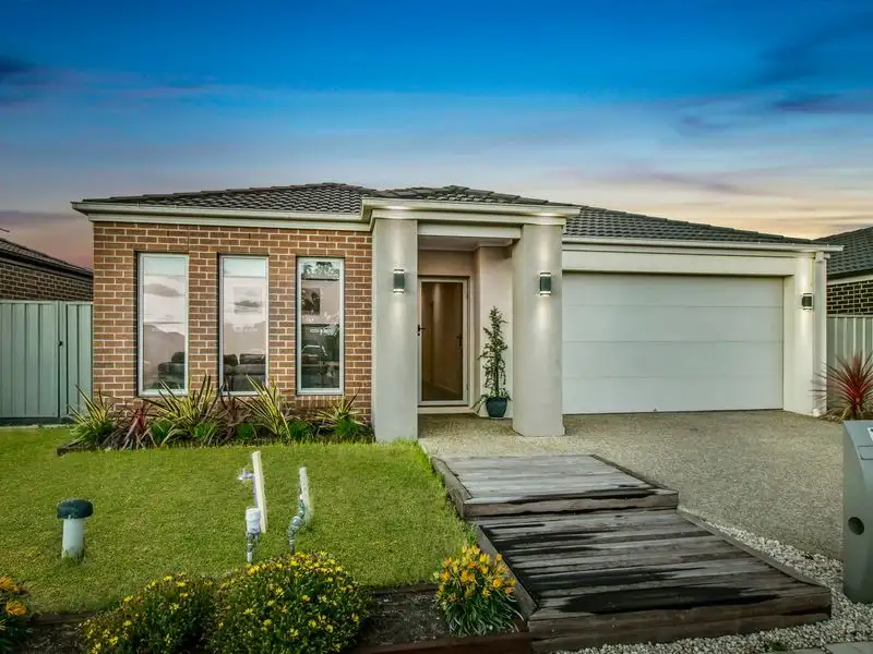 Main view of Homely house listing, 18 Yellow Robin Circuit, Cranbourne East VIC 3977