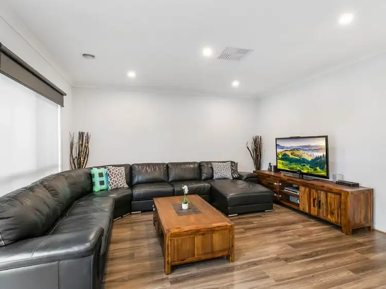 Fifth view of Homely house listing, 18 Yellow Robin Circuit, Cranbourne East VIC 3977