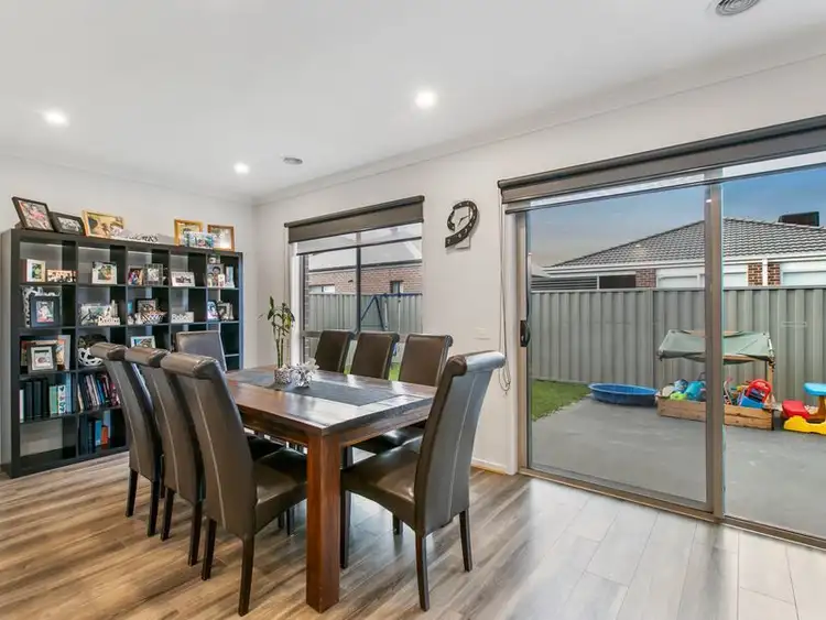 Sixth view of Homely house listing, 18 Yellow Robin Circuit, Cranbourne East VIC 3977