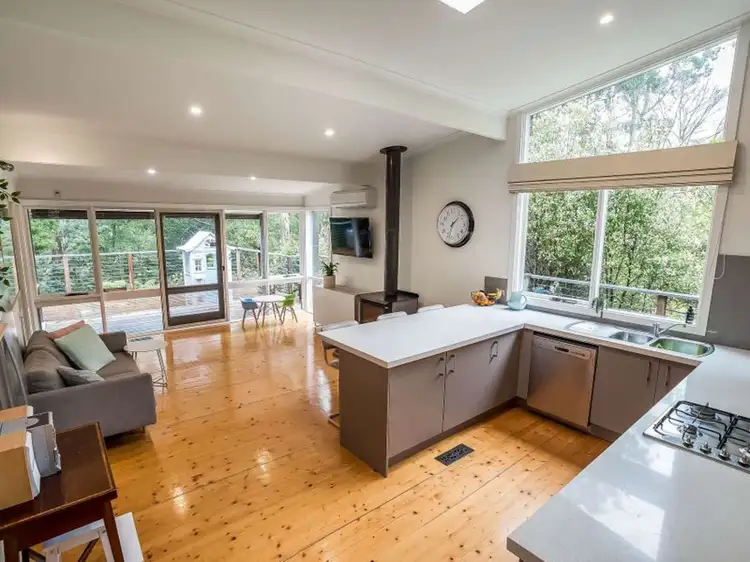 121 Monbulk Road, Kallista VIC 3791