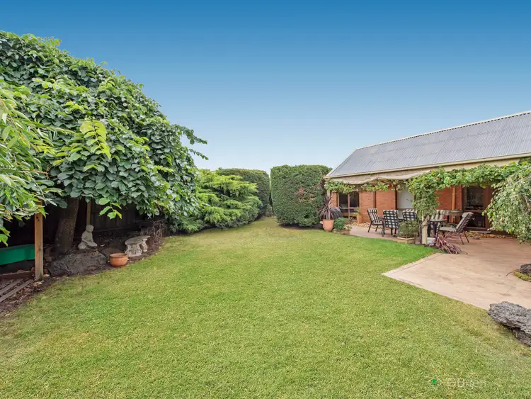 Fourth view of Homely house listing, 2 Tamarisk Road, Narre Warren VIC 3805