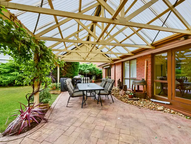 Fifth view of Homely house listing, 2 Tamarisk Road, Narre Warren VIC 3805