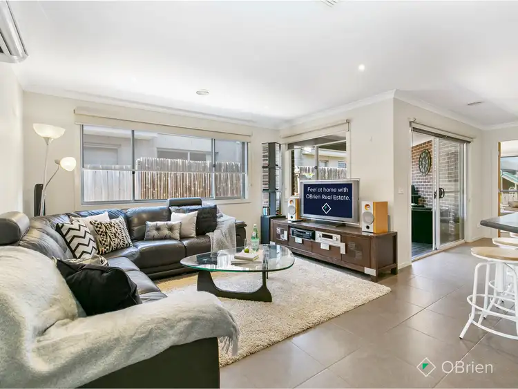 33 Sandarra Boulevard, Sandhurst VIC 3977