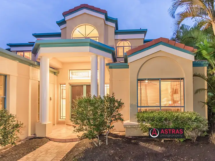 8 Kingston Heath Place, Robina QLD 4226