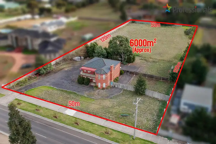 16 Gourlay Road, Hillside VIC 3037