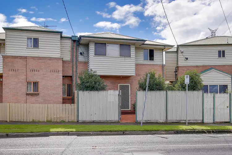 Main view of Homely unit listing, 2/202-206 Edwardes Street, Reservoir VIC 3073