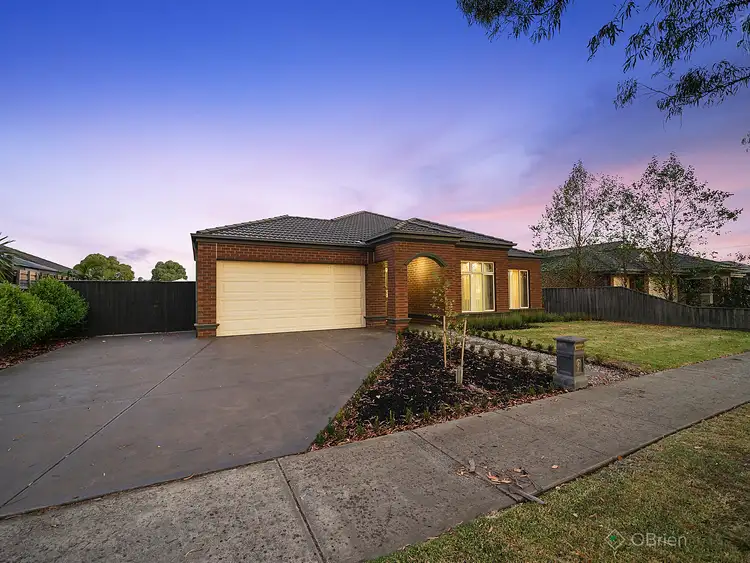 Second view of Homely house listing, 7 Glover Close, Pakenham VIC 3810
