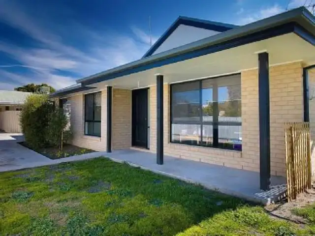 Main view of Homely townhouse listing, 2/48 Vermont Street, Wodonga VIC 3690