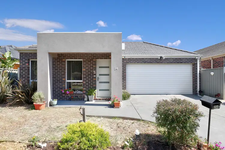 24 Flagstaff Loop, Craigieburn VIC 3064