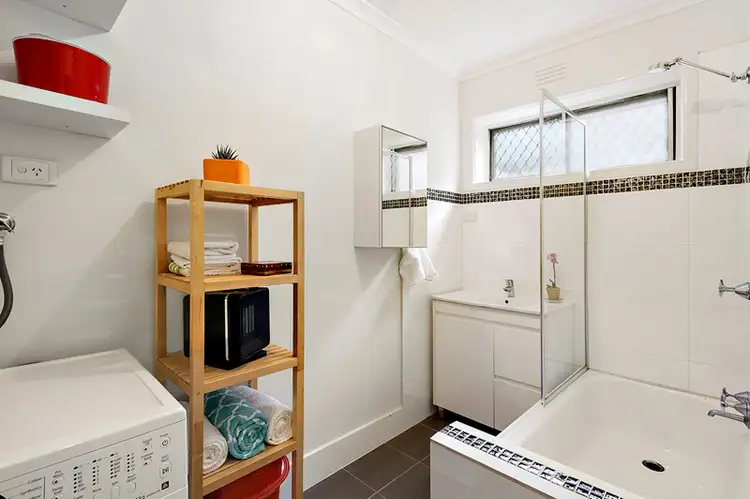 Fifth view of Homely apartment listing, 2/40 Swift Street, Thornbury VIC 3071