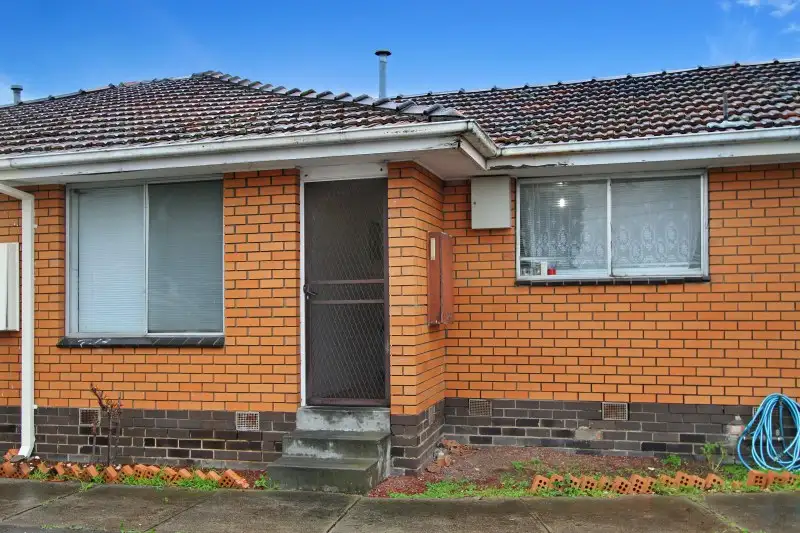 Main view of Homely unit listing, 2/18 Currajong Street, Thomastown VIC 3074