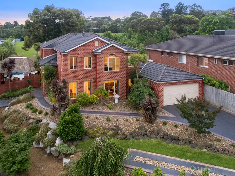 54 Leemak Crescent, Berwick VIC 3806