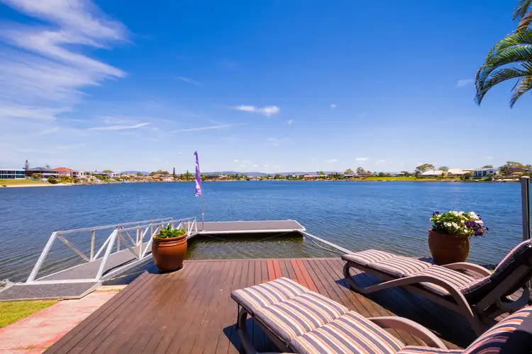 73 Sailaway Street, Mermaid Waters QLD 4218