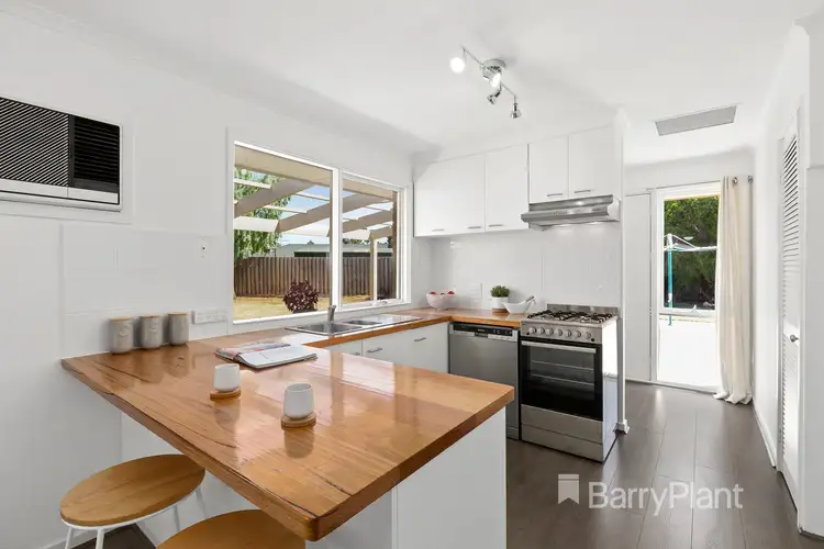 Second view of Homely house listing, 5 Howitt Court, Werribee VIC 3030