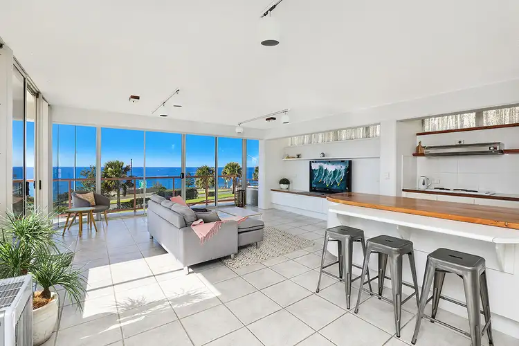 2/4 Marina Walk, Alexandra Headland QLD 4572