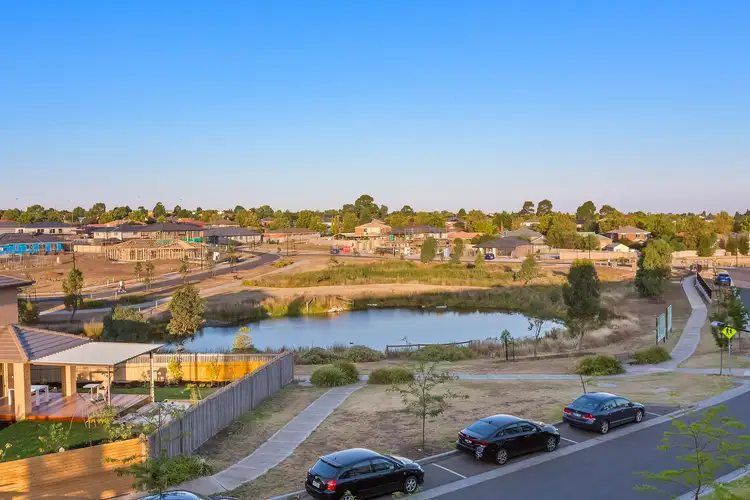 Fifth view of Homely house listing, 8 King Drive, Hillside VIC 3037