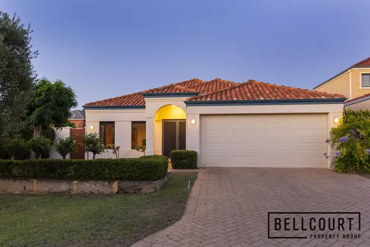 8 Wonil Way, Karawara WA 6152
