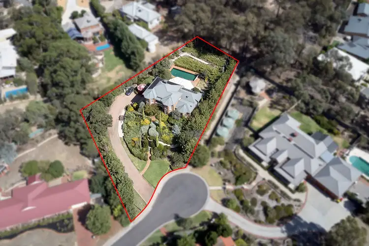 4 Inorom Place, Flora Hill VIC 3550