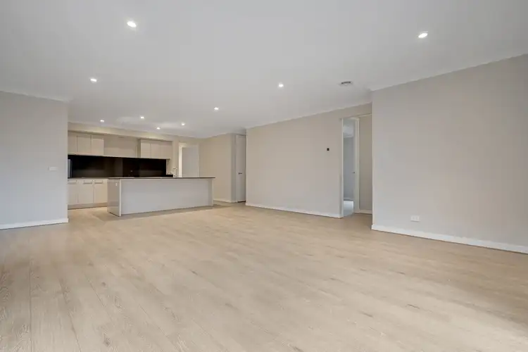 Fifth view of Homely house listing, 26 Featherwood Crescent, Craigieburn VIC 3064