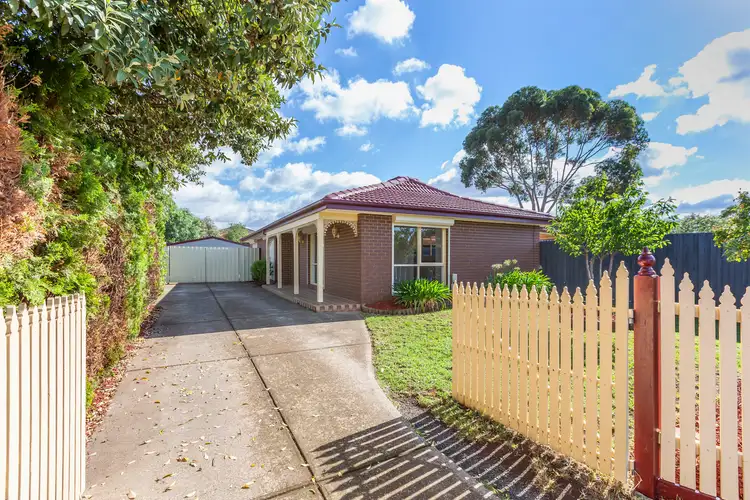 13 Hilton Way, Melton West VIC 3337