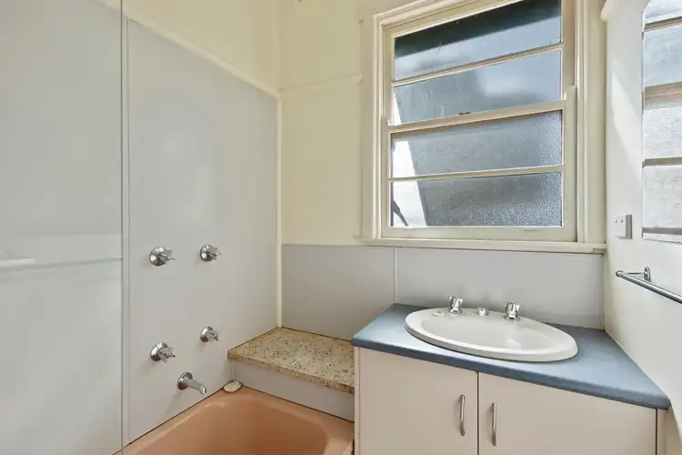 Fifth view of Homely house listing, 2 Swan Street, North Bendigo VIC 3550