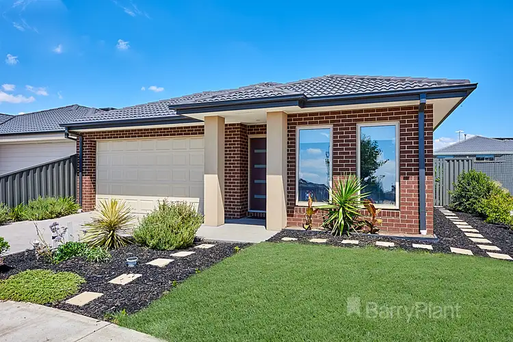 16 Baranello Crescent, Cranbourne East VIC 3977